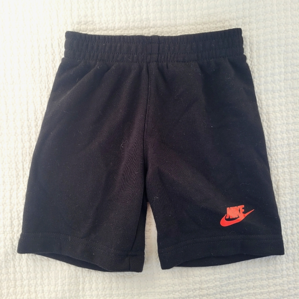 NEW ✨️ Boys 3T Nike Black Stretch Jogger Shorts